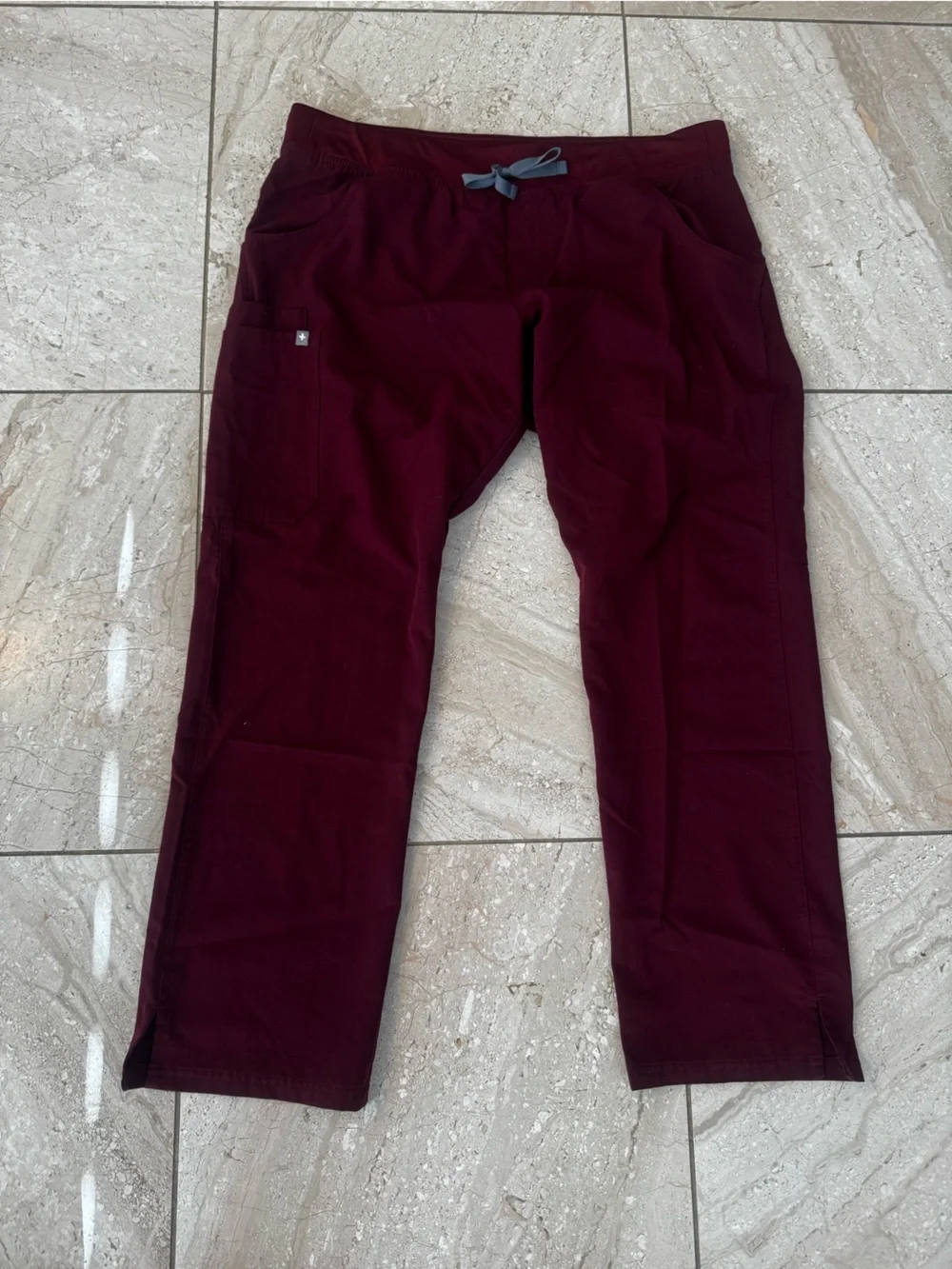 Figs cranberry Stretch Drawstring scrub Pants in Burgundy size xl track